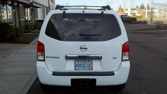 2005 Nissan Pathfinder SE