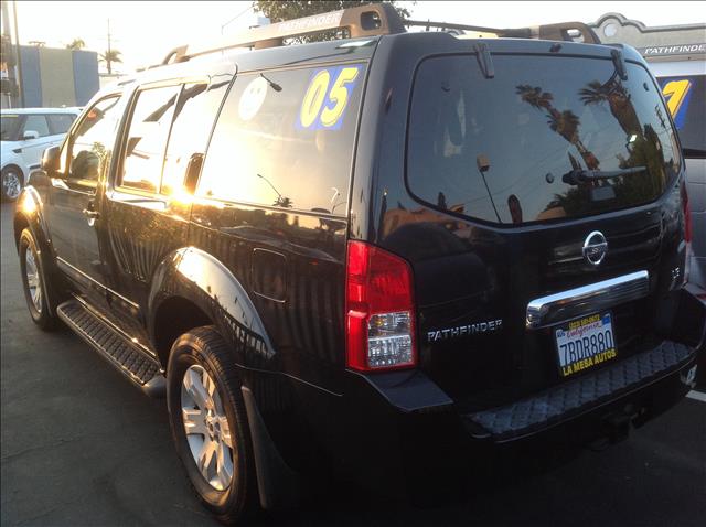 2005 Nissan Pathfinder EX-L AWD
