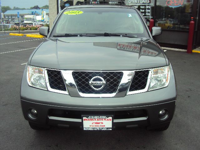 2005 Nissan Pathfinder EX-L W/ DVD System