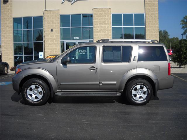 2005 Nissan Pathfinder SE