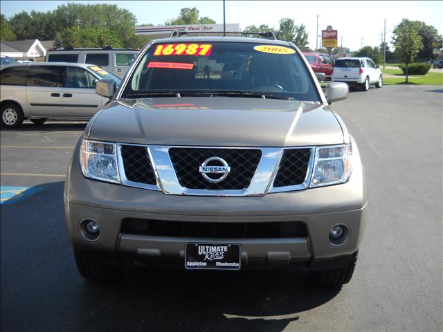 2005 Nissan Pathfinder SE