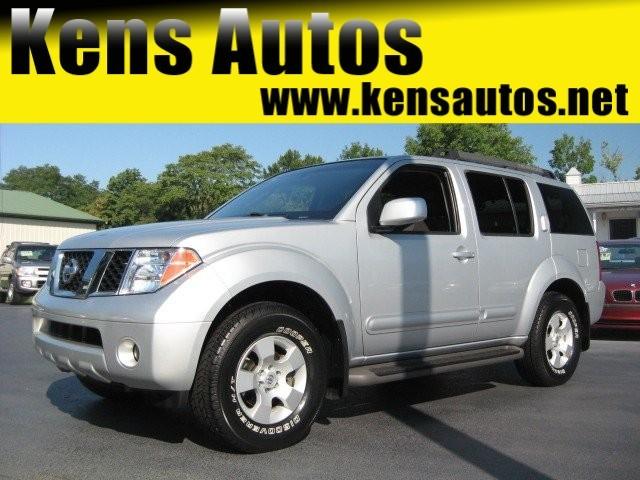 2005 Nissan Pathfinder SE