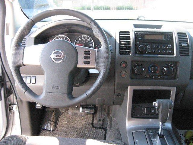 2005 Nissan Pathfinder SE