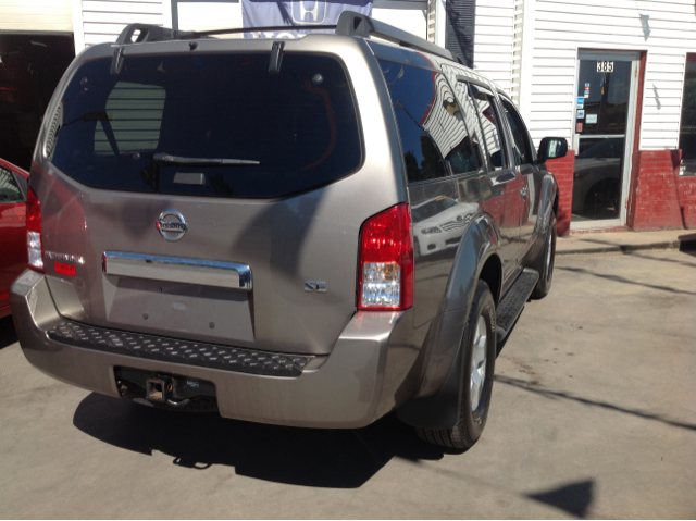 2005 Nissan Pathfinder EX-L W/ DVD System