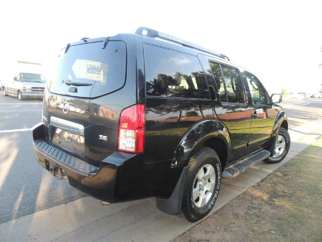2005 Nissan Pathfinder EX-L W/ DVD System