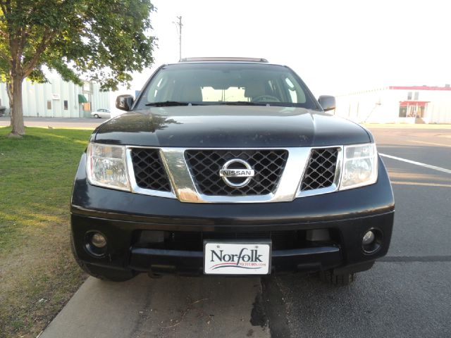 2005 Nissan Pathfinder EX-L W/ DVD System