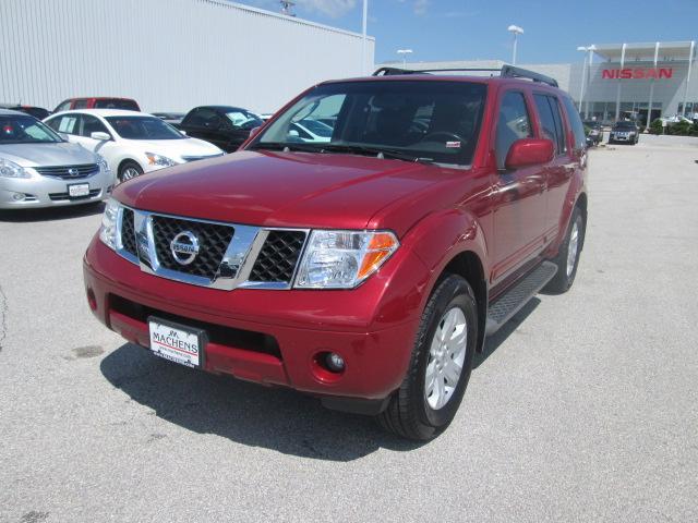 2005 Nissan Pathfinder SE
