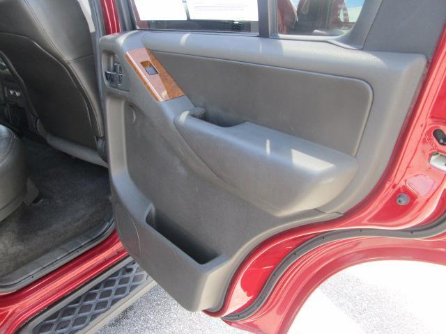 2005 Nissan Pathfinder SE