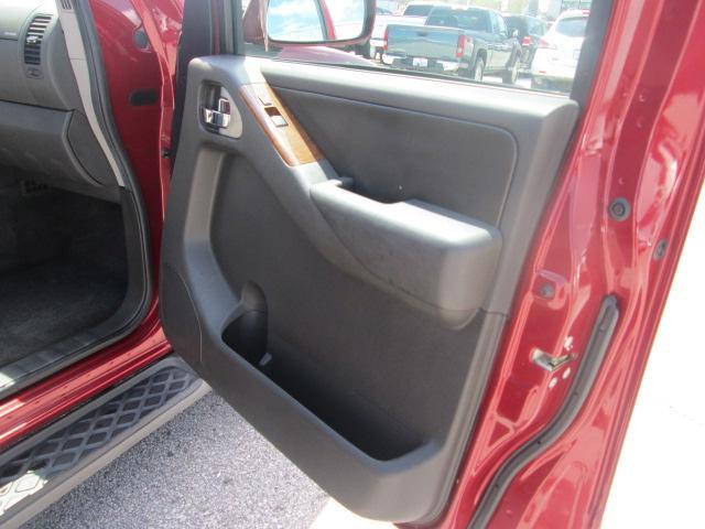 2005 Nissan Pathfinder SE