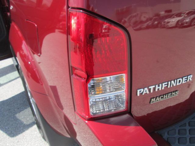 2005 Nissan Pathfinder SE