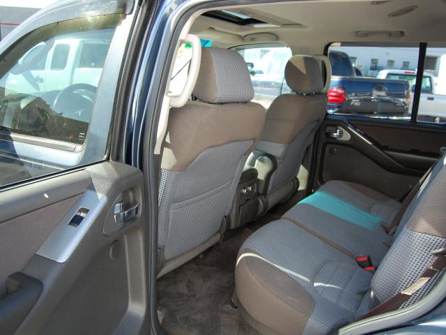 2005 Nissan Pathfinder Touring / AWD