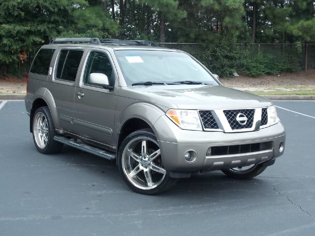 2005 Nissan Pathfinder EX-L W/ DVD System
