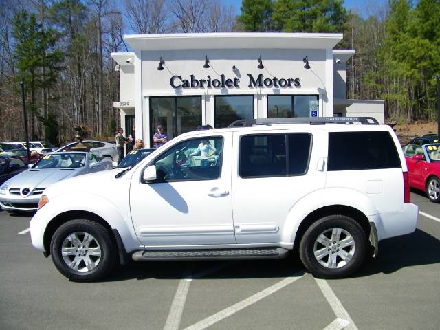 2005 Nissan Pathfinder X