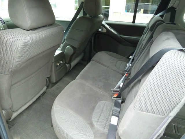 2005 Nissan Pathfinder EX-L W/ DVD System