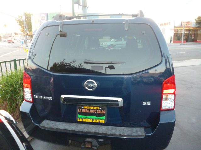 2006 Nissan Pathfinder SE