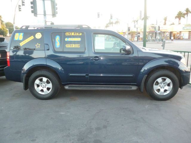 2006 Nissan Pathfinder SE