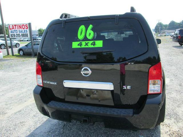 2006 Nissan Pathfinder EX-L W/ DVD System