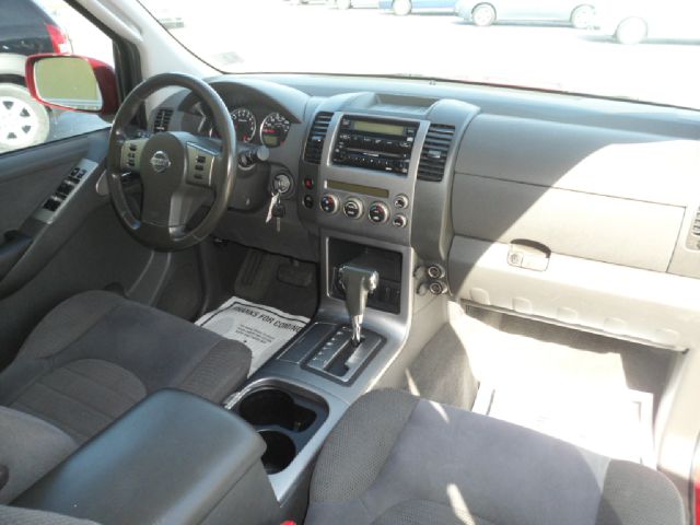 2006 Nissan Pathfinder EX-L W/ DVD System