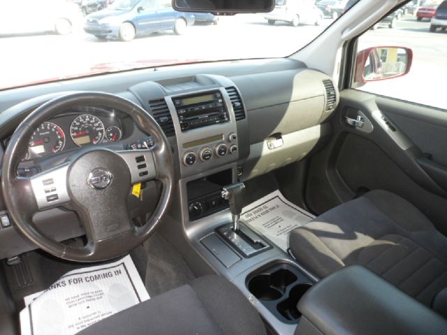 2006 Nissan Pathfinder EX-L W/ DVD System