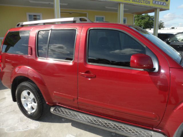 2006 Nissan Pathfinder EX-L W/ DVD System