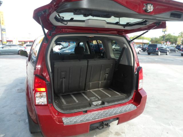 2006 Nissan Pathfinder EX-L W/ DVD System