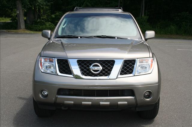 2006 Nissan Pathfinder SE