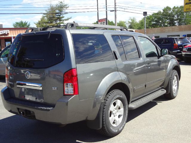 2006 Nissan Pathfinder EX-L W/ DVD System