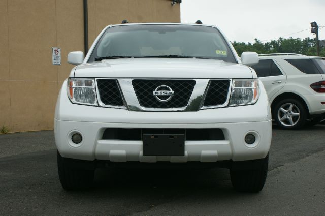 2006 Nissan Pathfinder EX-L W/ DVD System