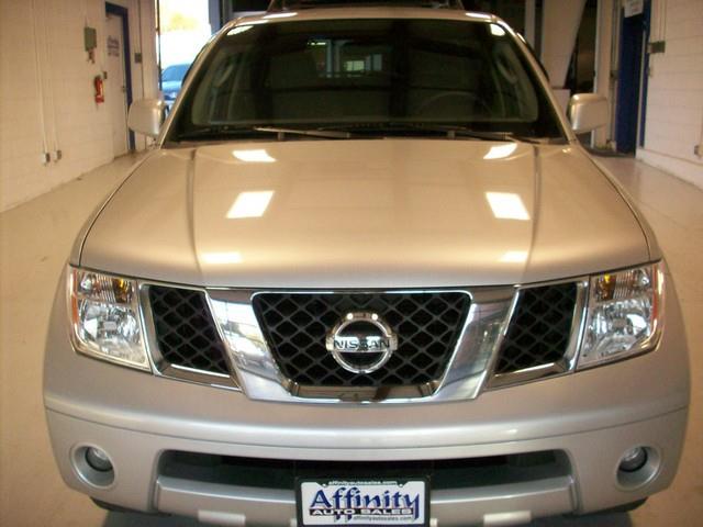 2006 Nissan Pathfinder SLT 25