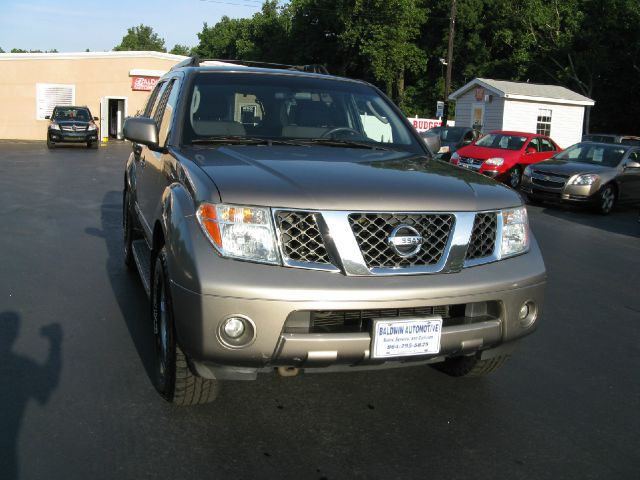 2006 Nissan Pathfinder EX-L W/ DVD System