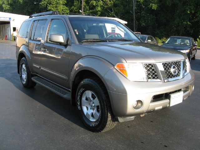 2006 Nissan Pathfinder EX-L W/ DVD System