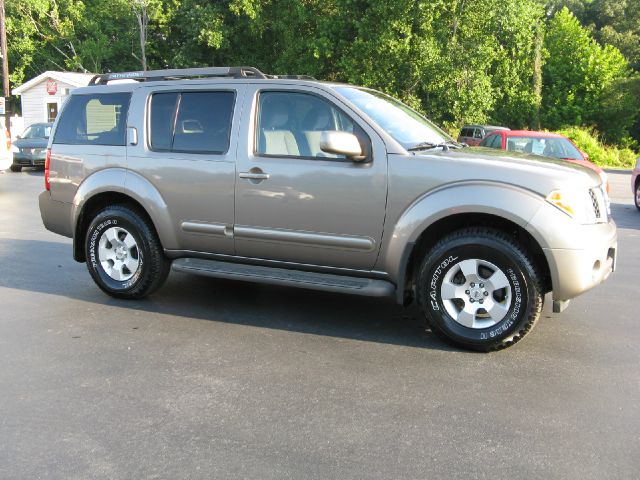 2006 Nissan Pathfinder EX-L W/ DVD System