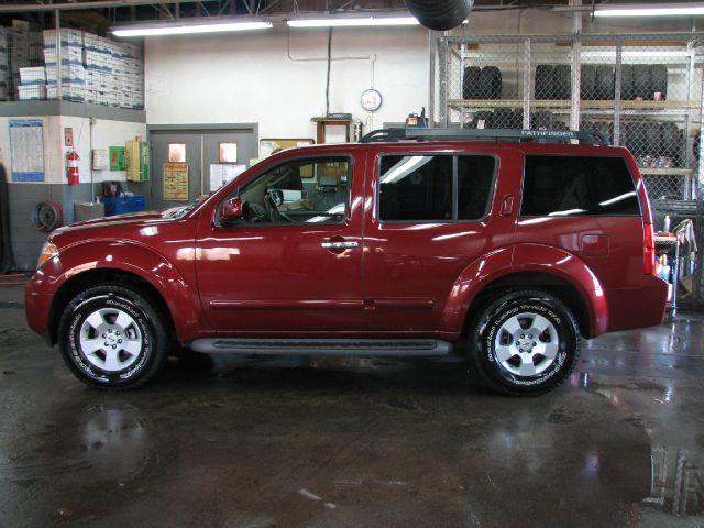 2006 Nissan Pathfinder EX-L W/ DVD System