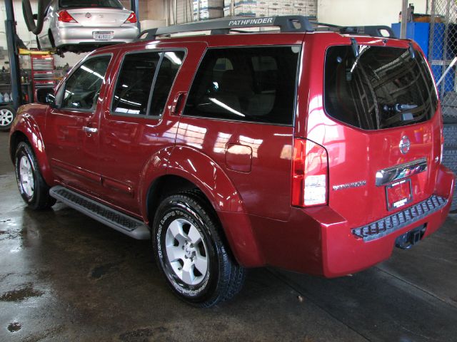 2006 Nissan Pathfinder EX-L W/ DVD System