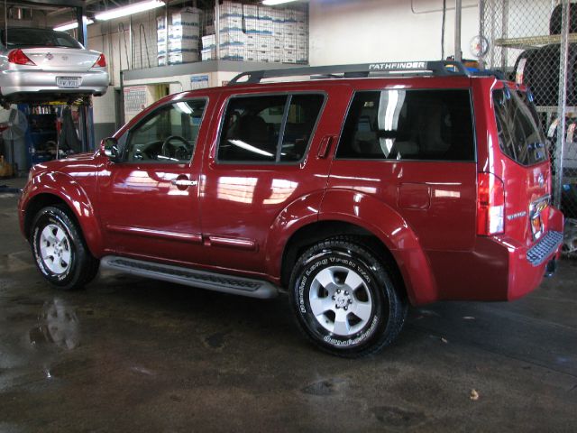 2006 Nissan Pathfinder EX-L W/ DVD System