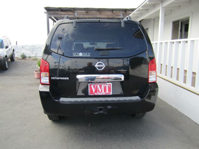 2007 Nissan Pathfinder Touring / AWD