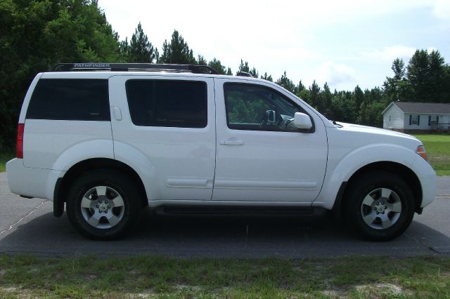 2007 Nissan Pathfinder EX-L W/ DVD System