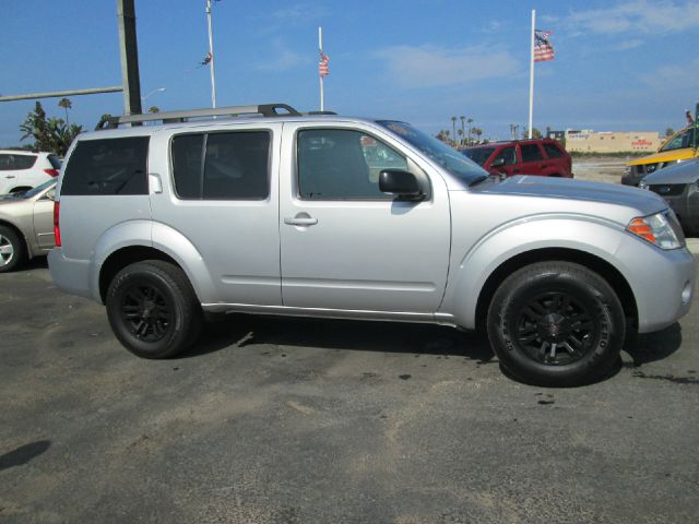 2008 Nissan Pathfinder Touring / AWD