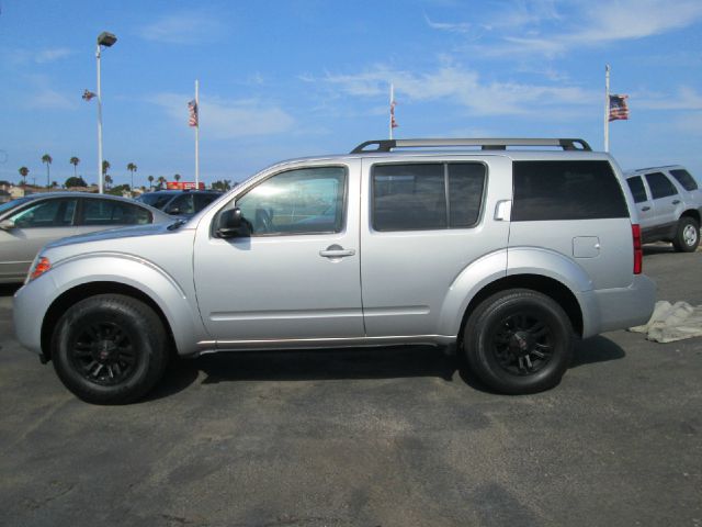 2008 Nissan Pathfinder Touring / AWD