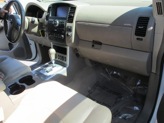 2008 Nissan Pathfinder SE