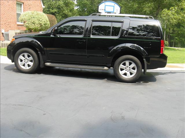 2008 Nissan Pathfinder SE