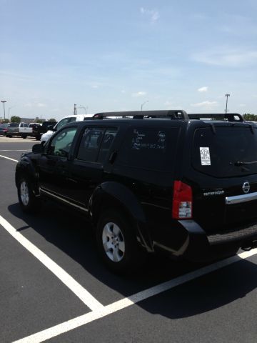 2009 Nissan Pathfinder Touring / AWD