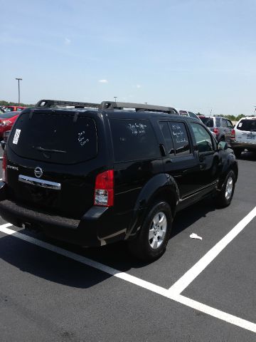 2009 Nissan Pathfinder Touring / AWD