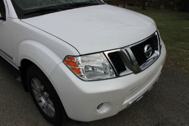 2009 Nissan Pathfinder 4.6L XLT Sport