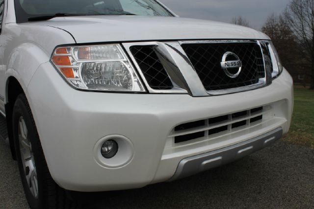 2009 Nissan Pathfinder 4.6L XLT Sport