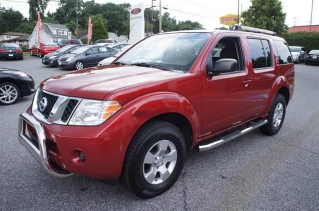 2009 Nissan Pathfinder 4X4 Sunroof, Leather