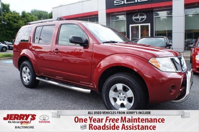 2009 Nissan Pathfinder 4X4 Sunroof, Leather
