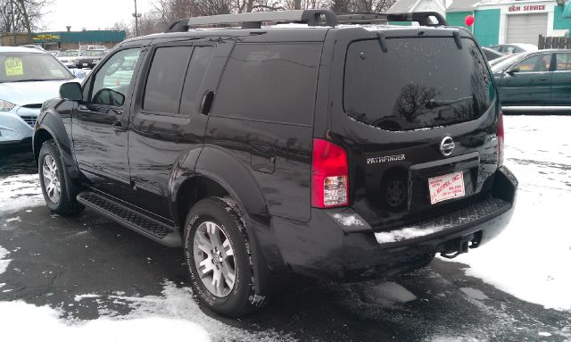 2010 Nissan Pathfinder EX-L W/ DVD System