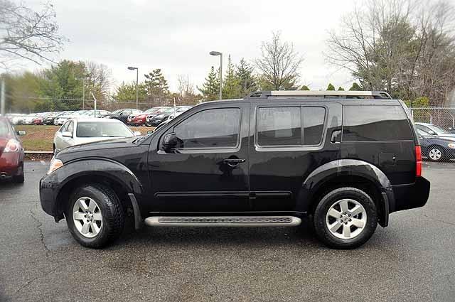 2010 Nissan Pathfinder SE