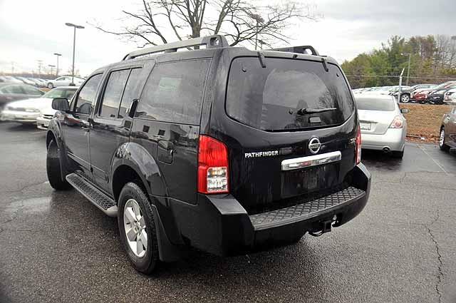 2010 Nissan Pathfinder SE